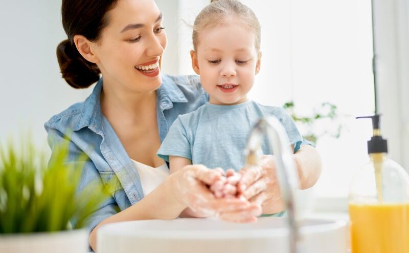 Metody czyszczenia uszu u dziecka Jak skutecznie dokonywać higieny uszu dziecka?